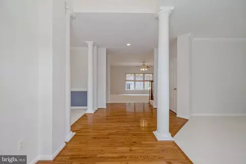 6090 Deer Ridge Trl, Springfield, VA 22150 photo 2