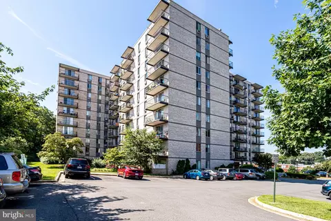 3245 Rio Dr #807, Falls Church, VA 22041