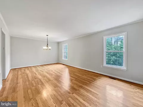 8991 Omega Ct, Springfield, VA 22152 photo 13