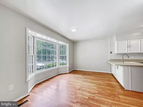 8991 Omega Ct, Springfield, VA 22152 photo 8