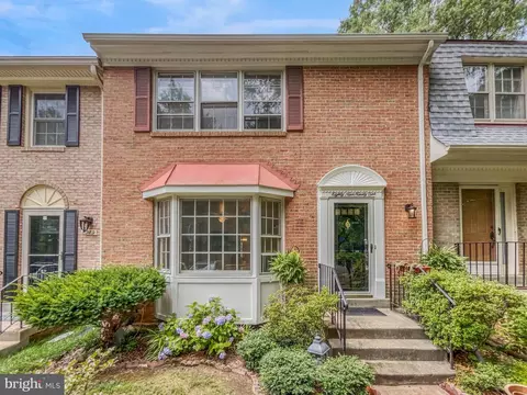 8991 Omega Ct, Springfield, VA 22152 photo 6