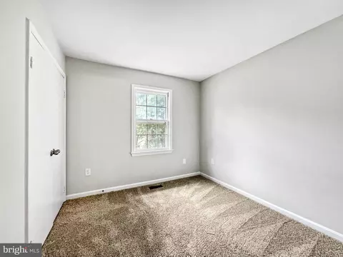 8991 Omega Ct, Springfield, VA 22152 photo 17