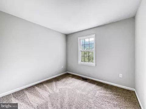 8991 Omega Ct, Springfield, VA 22152 photo 5