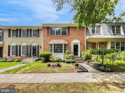 8991 Omega Ct, Springfield, VA 22152