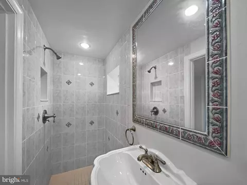 7413 Charlotte St, Springfield, VA 22150 photo 25
