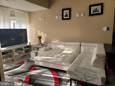 12103 Greenway Ct #301, Fairfax, VA 22033