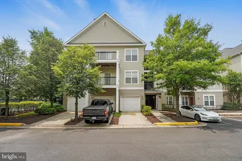 5126 Brittney Elyse Cir # j, Centreville, VA 20120