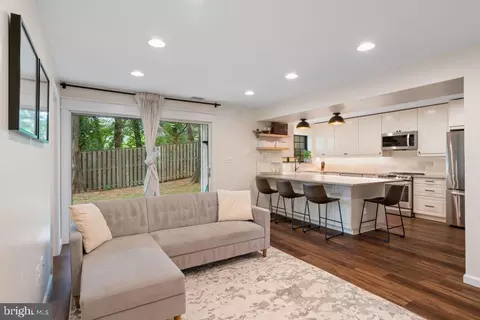 7743 Inversham Dr #198, Falls Church, VA 22042