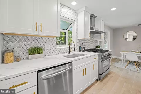 7782 Tangier Dr, Springfield, VA 22153 photo 12