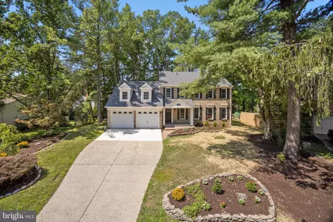 7782 Tangier Dr, Springfield, VA 22153