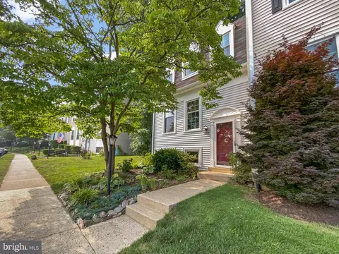 6518 Birchleigh Way, Alexandria, VA 22315