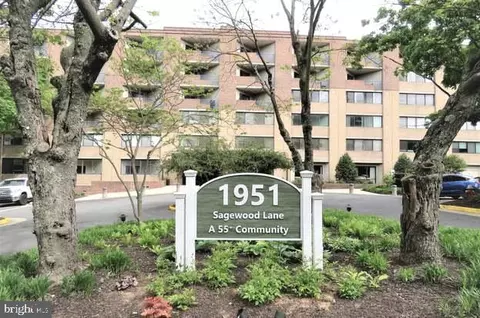 1951 Sagewood Ln #218, Reston, VA 20191