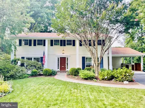 9144 Leghorn Pl, Fairfax, VA 22031