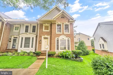 3930 Valley Ridge Dr, Fairfax, VA 22033