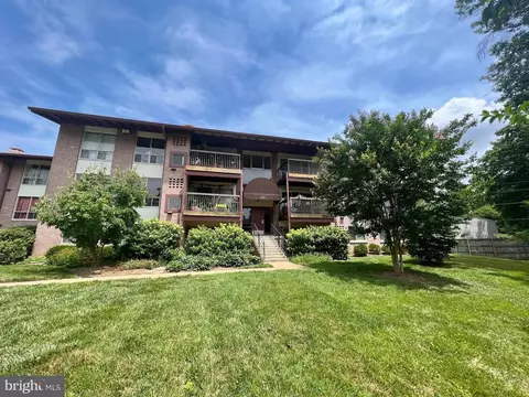 210 Park Terrace Ct SE #60, Vienna, VA 22180