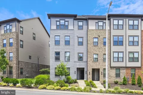 13232 Woodland Park Rd #1K, Herndon, VA 20171