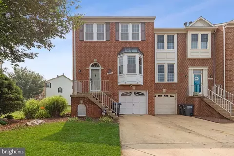 14219 Belt Buckle Ct, Centreville, VA 20121