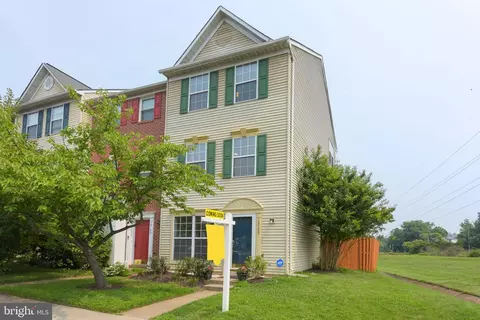 13102 Shadowbrook Ln, Fairfax, VA 22033