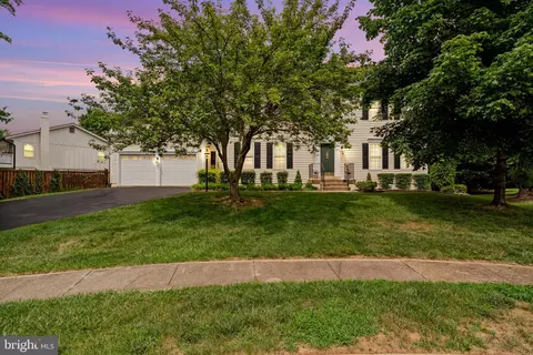1214 Cuzco Ct, Herndon, VA 20170