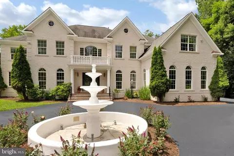 1312 Daviswood Dr, Mclean, VA 22102