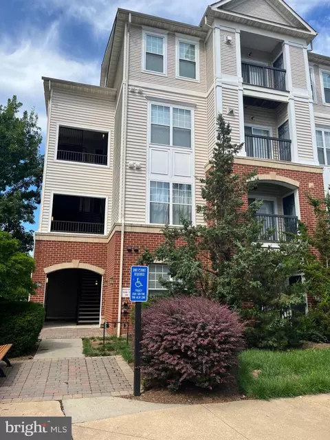 11350 Aristotle Dr #7-401, Fairfax, VA 22030