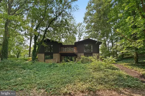 3001 Sevor Ln, Alexandria, VA 22309