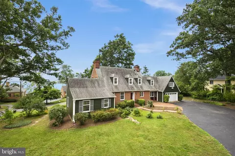 5210 Burke Dr, Alexandria, VA 22309