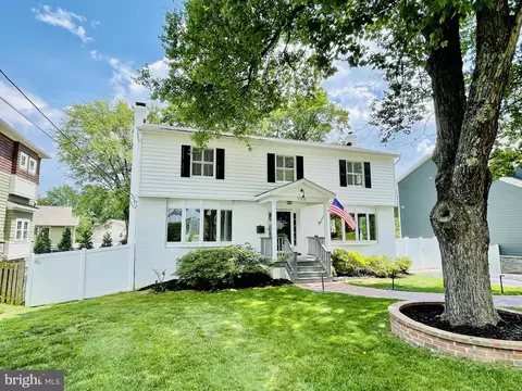 110 Moore Ave SW, Vienna, VA 22180