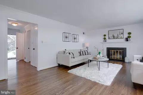 1014 Maple Ave E, Vienna, VA 22180 photo 12