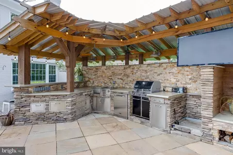 1014 Maple Ave E, Vienna, VA 22180 photo 67