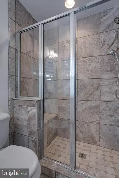 1014 Maple Ave E, Vienna, VA 22180 photo 34