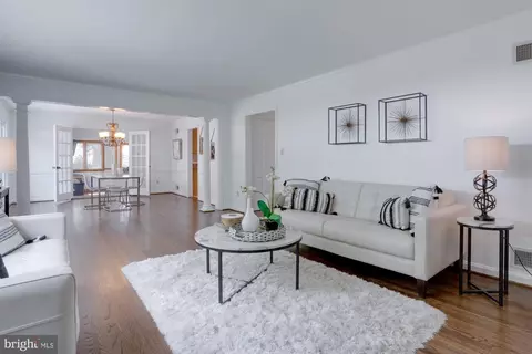 1014 Maple Ave E, Vienna, VA 22180 photo 13