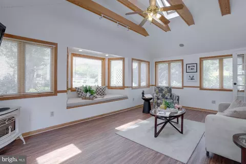 1014 Maple Ave E, Vienna, VA 22180 photo 19