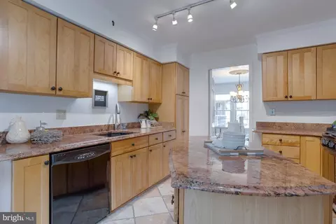 1014 Maple Ave E, Vienna, VA 22180 photo 25