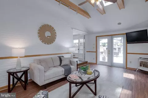 1014 Maple Ave E, Vienna, VA 22180 photo 21