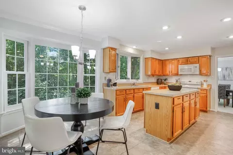7852 Roundabout Way, Springfield, VA 22153 photo 13