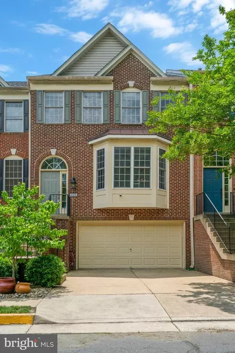 3804 Elmwood Towne Way, Alexandria, VA 22303