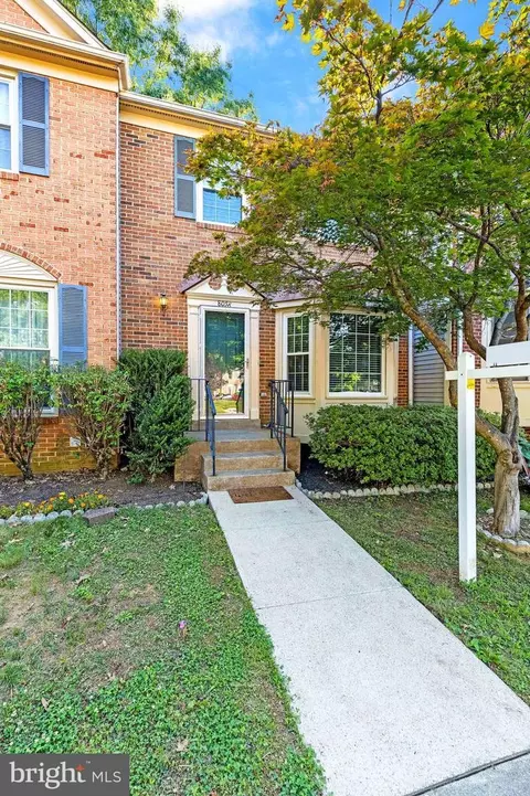8058 Morning Meadow Ct, Alexandria, VA 22315