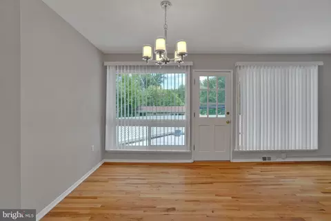 7720 Glenister Dr, Springfield, VA 22152 photo 16