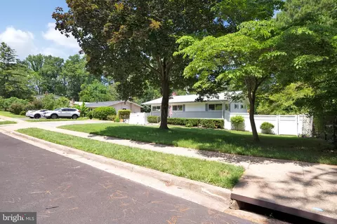 7720 Glenister Dr, Springfield, VA 22152 photo 6