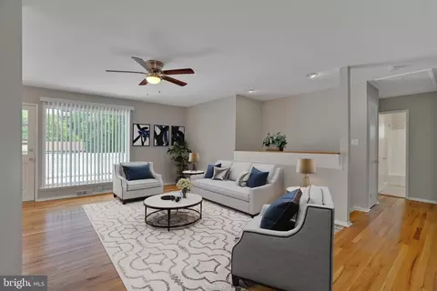 7720 Glenister Dr, Springfield, VA 22152 photo 9