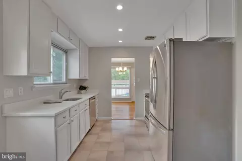 7720 Glenister Dr, Springfield, VA 22152 photo 28