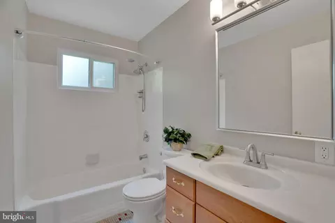 7720 Glenister Dr, Springfield, VA 22152 photo 41