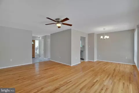 7720 Glenister Dr, Springfield, VA 22152 photo 12