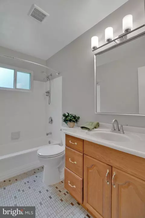 7720 Glenister Dr, Springfield, VA 22152 photo 42
