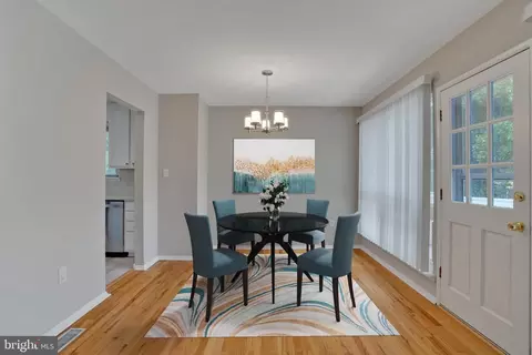 7720 Glenister Dr, Springfield, VA 22152 photo 13
