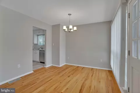 7720 Glenister Dr, Springfield, VA 22152 photo 15