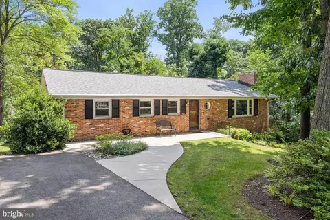 6608 Spring Valley Dr, Alexandria, VA 22312