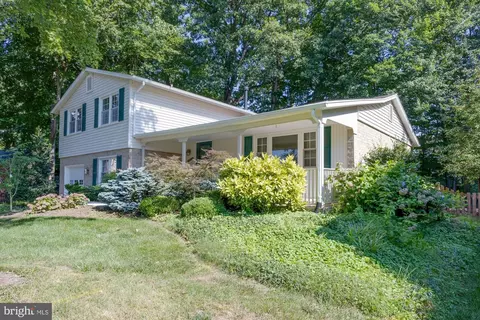 10423 Headly Ct, Fairfax, VA 22032