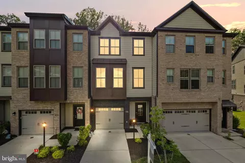 7366 Thomas Grant Dr, Alexandria, VA 22315
